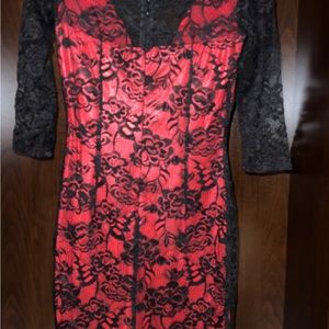 Las Vegas Purchase ~ Size L ~ Black Lace w/ Red Satin Liner